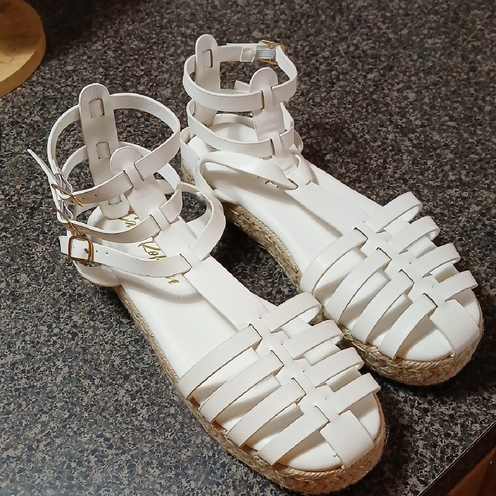 Sandals By Cape Robbin Sz 8.5